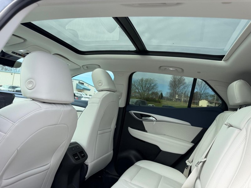 Buick Envision Vehicle Full-screen Gallery Image 9