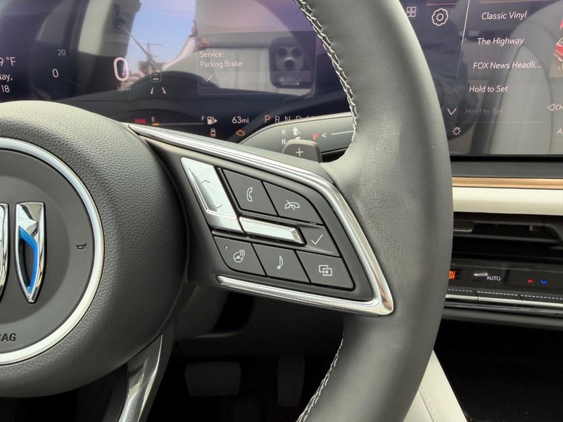 Buick Envision Vehicle Full-screen Gallery Image 13