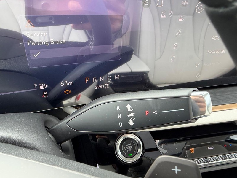 Buick Envision Vehicle Full-screen Gallery Image 14