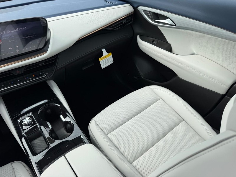 Buick Envision Vehicle Full-screen Gallery Image 17