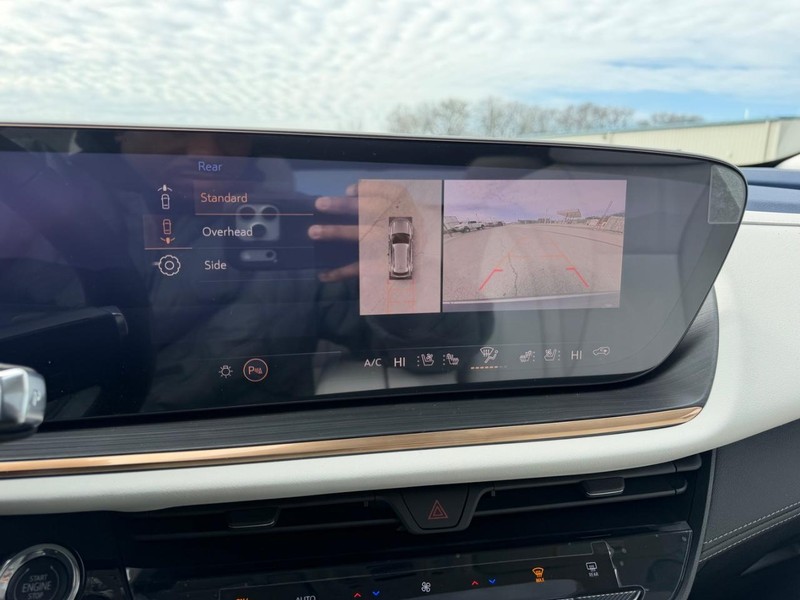 Buick Envision Vehicle Full-screen Gallery Image 22