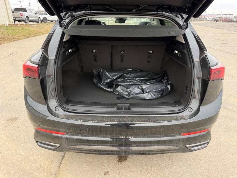 Buick Envision Vehicle Full-screen Gallery Image 5