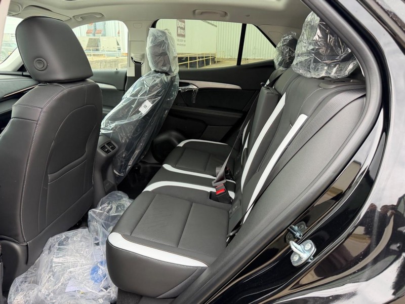 Buick Envision Vehicle Full-screen Gallery Image 8