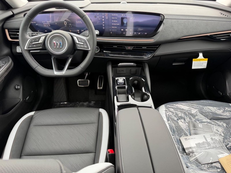 Buick Envision Vehicle Full-screen Gallery Image 10