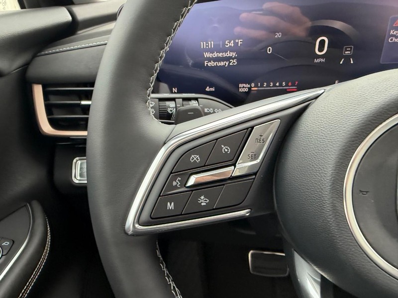 Buick Envision Vehicle Full-screen Gallery Image 12