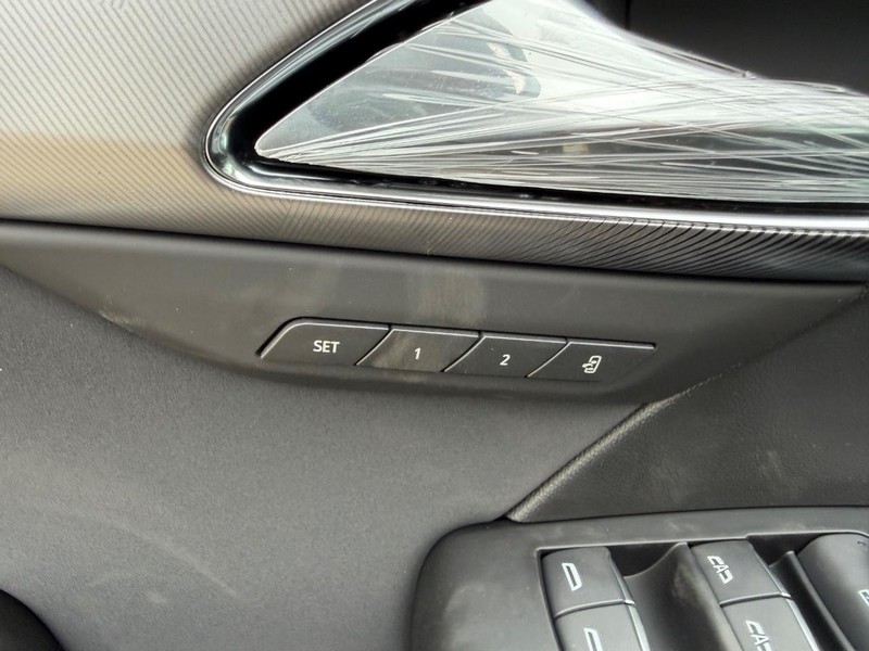 Buick Envision Vehicle Full-screen Gallery Image 18