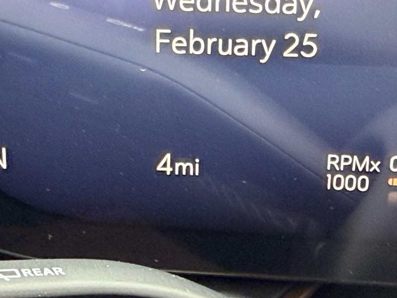 Buick Envision Vehicle Full-screen Gallery Image 20