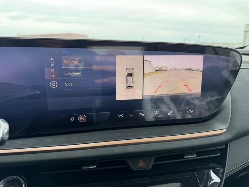 Buick Envision Vehicle Full-screen Gallery Image 21