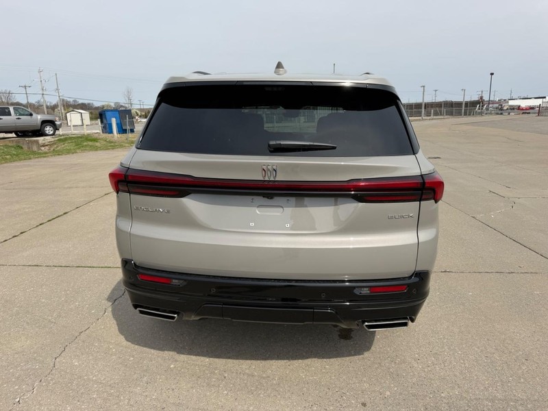 Buick Enclave Vehicle Full-screen Gallery Image 4