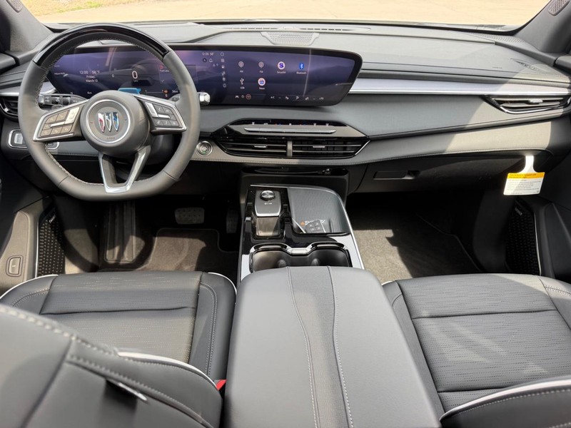 Buick Enclave Vehicle Full-screen Gallery Image 12