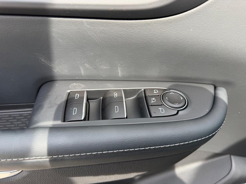 Buick Enclave Vehicle Full-screen Gallery Image 20