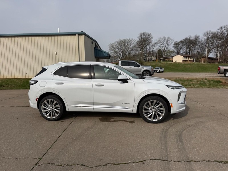 Buick Envision Vehicle Full-screen Gallery Image 2