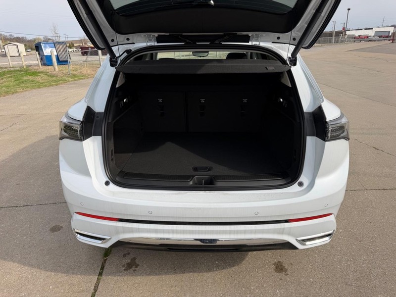 Buick Envision Vehicle Full-screen Gallery Image 5