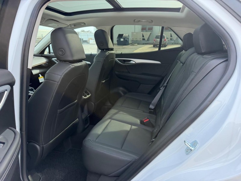 Buick Envision Vehicle Full-screen Gallery Image 8