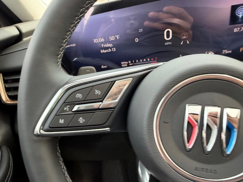 Buick Envision Vehicle Full-screen Gallery Image 12