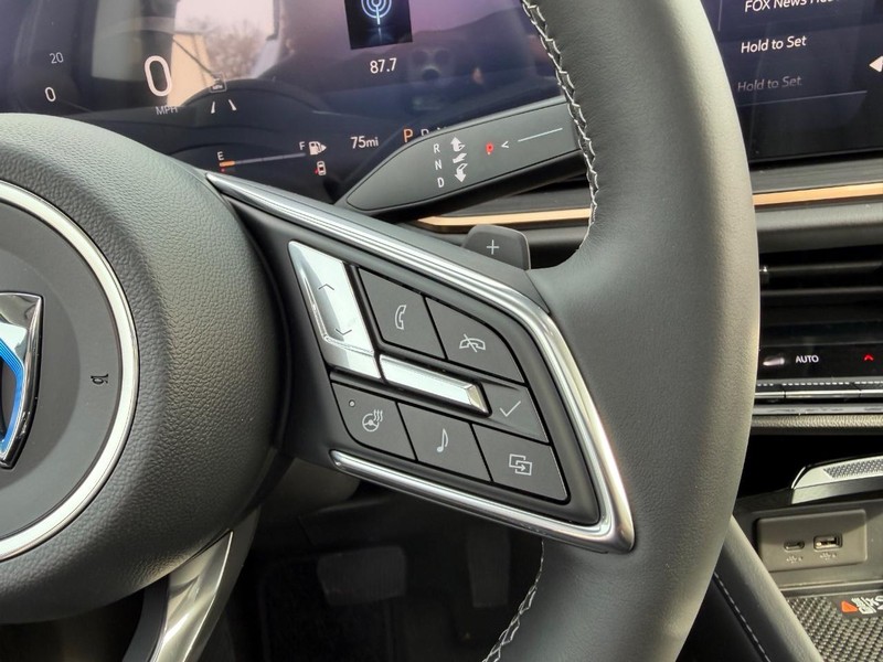 Buick Envision Vehicle Full-screen Gallery Image 13