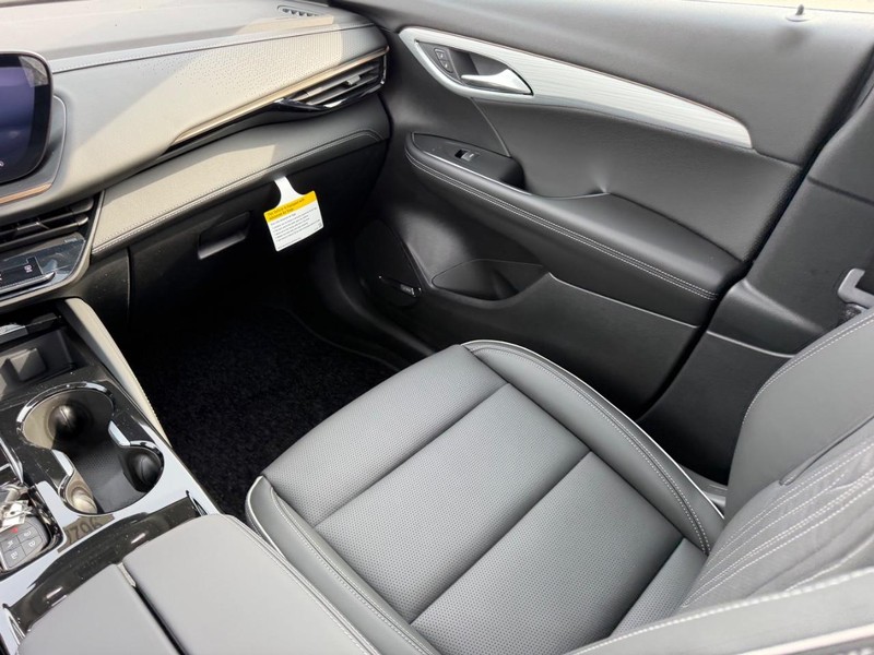 Buick Envision Vehicle Full-screen Gallery Image 17