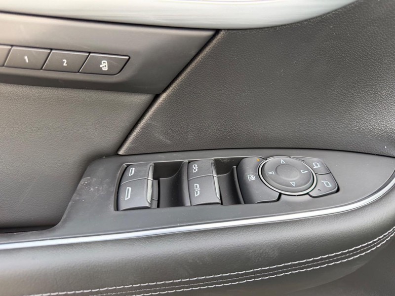 Buick Envision Vehicle Full-screen Gallery Image 18