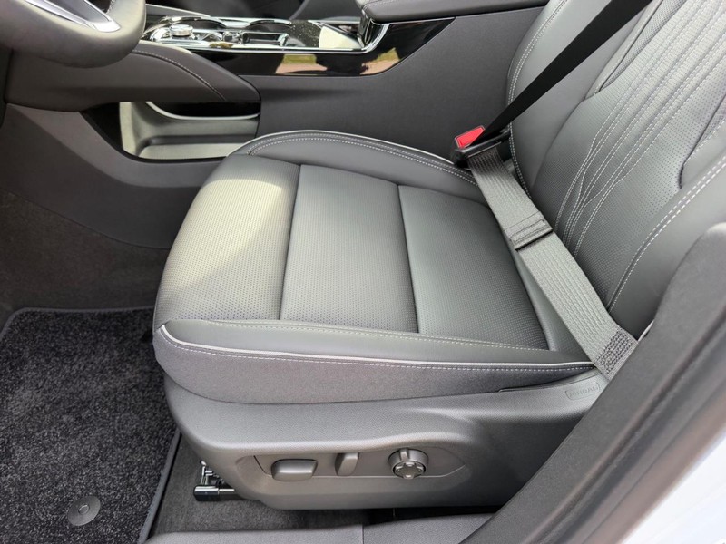 Buick Envision Vehicle Full-screen Gallery Image 20