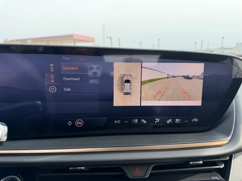 Buick Envision Vehicle Full-screen Gallery Image 22