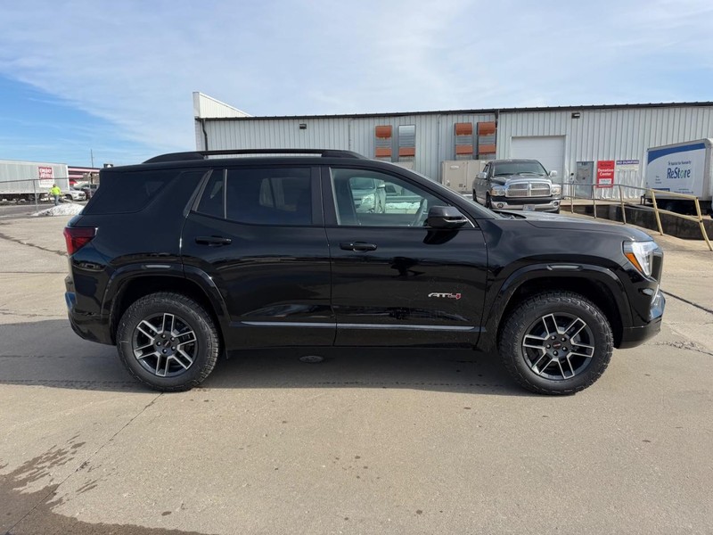 GMC Terrain Vehicle Full-screen Gallery Image 2