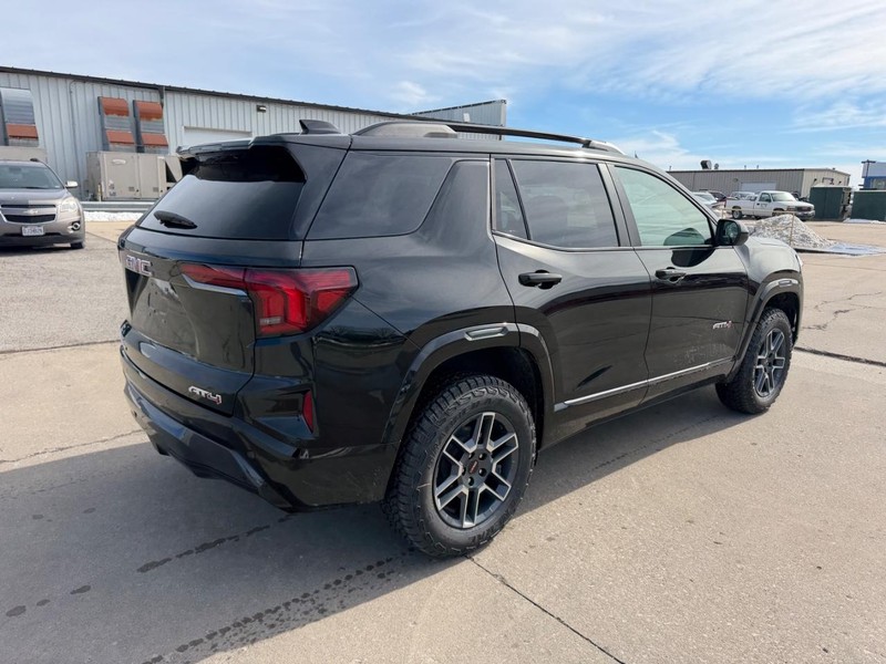 GMC Terrain Vehicle Full-screen Gallery Image 3