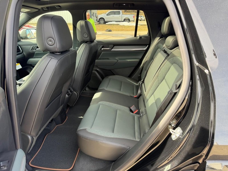 GMC Terrain Vehicle Full-screen Gallery Image 8