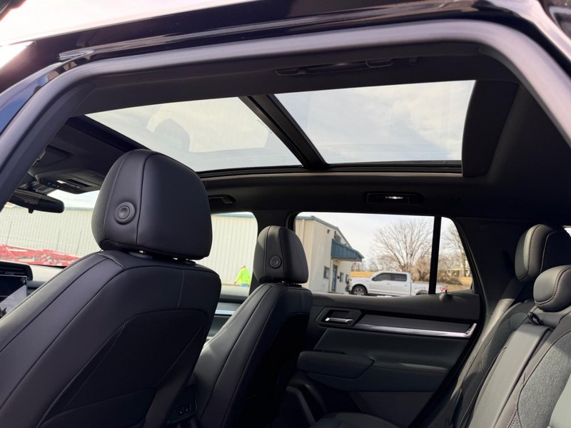 GMC Terrain Vehicle Full-screen Gallery Image 9