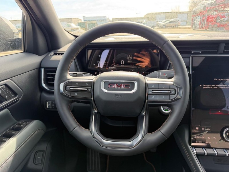 GMC Terrain Vehicle Full-screen Gallery Image 11