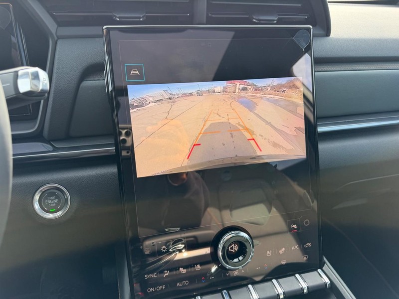 GMC Terrain Vehicle Full-screen Gallery Image 22