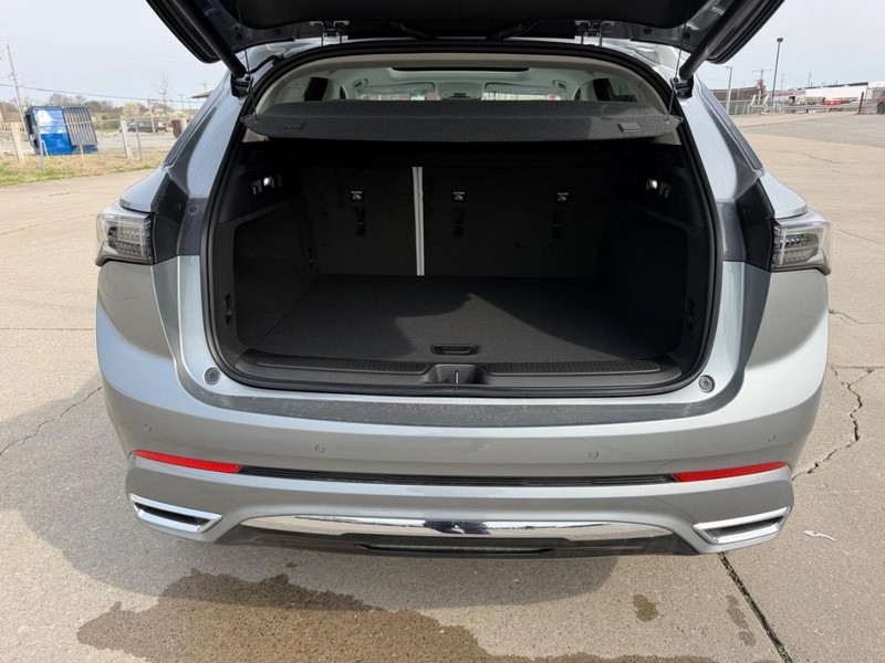 Buick Envision Vehicle Full-screen Gallery Image 5