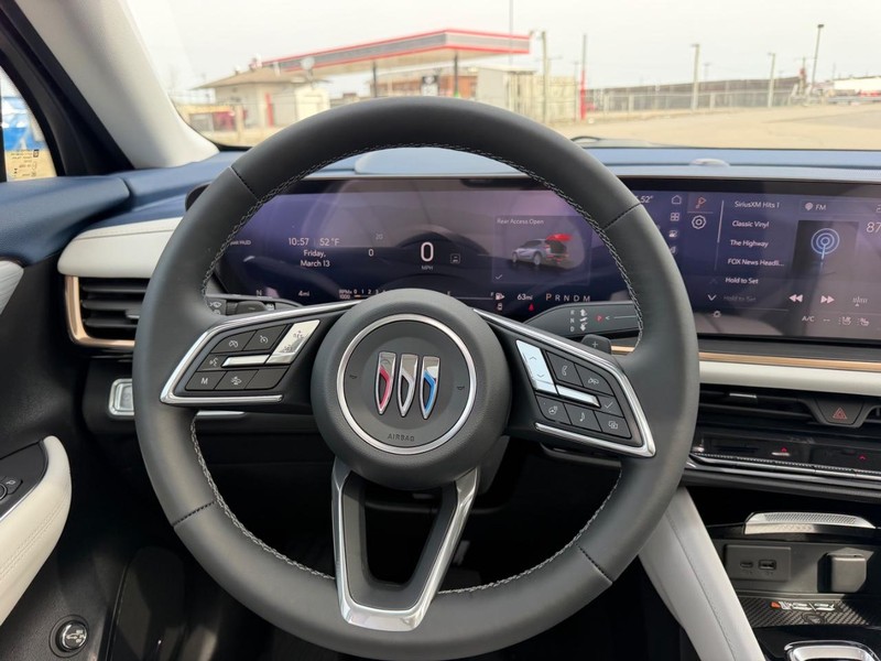 Buick Envision Vehicle Full-screen Gallery Image 11