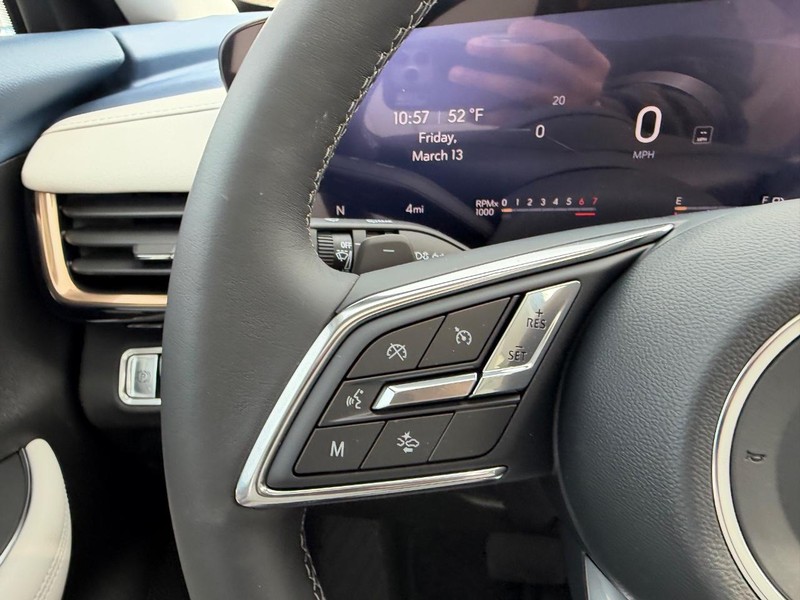 Buick Envision Vehicle Full-screen Gallery Image 12