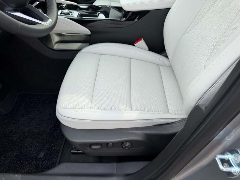 Buick Envision Vehicle Full-screen Gallery Image 20