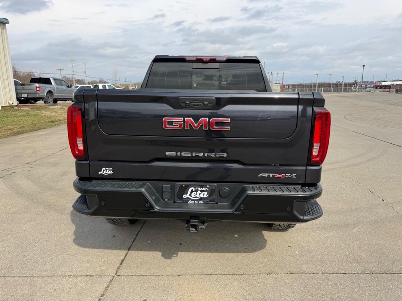 GMC Sierra 1500 Vehicle Full-screen Gallery Image 4