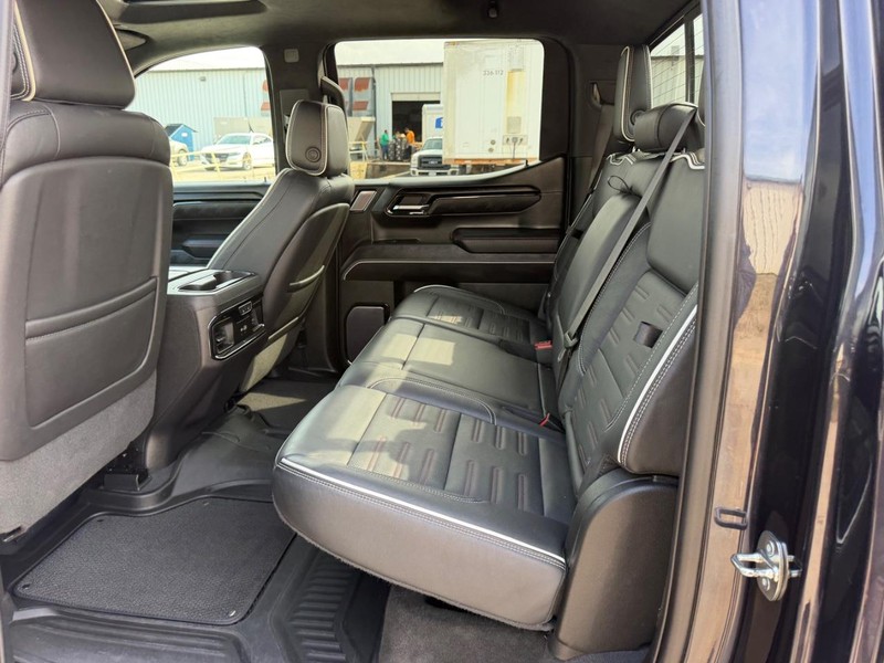 GMC Sierra 1500 Vehicle Full-screen Gallery Image 7