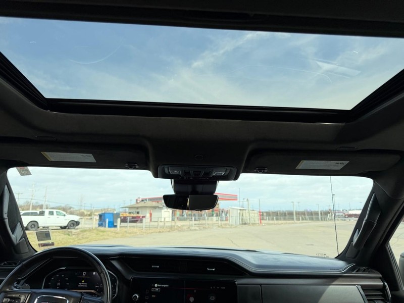 GMC Sierra 1500 Vehicle Full-screen Gallery Image 8