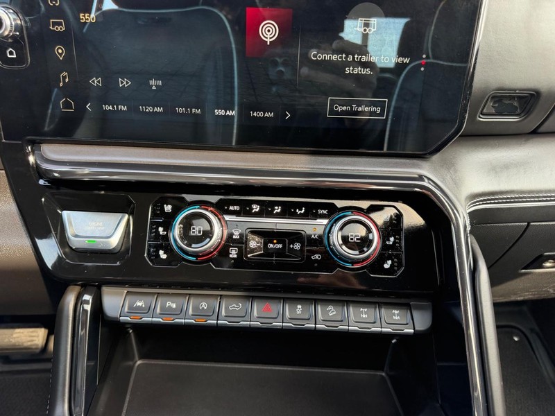 GMC Sierra 1500 Vehicle Full-screen Gallery Image 14