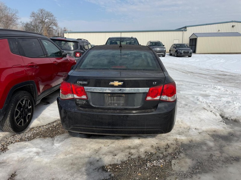 Chevrolet Cruze Vehicle Full-screen Gallery Image 03