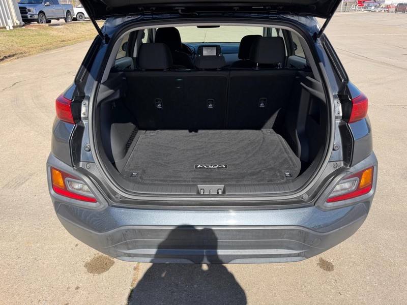 Hyundai Kona Vehicle Full-screen Gallery Image 5