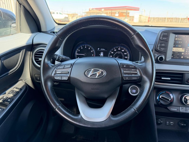 Hyundai Kona Vehicle Full-screen Gallery Image 9