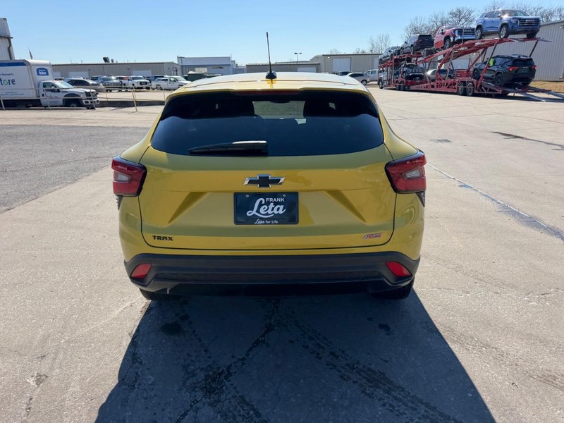 Chevrolet Trax Vehicle Full-screen Gallery Image 4