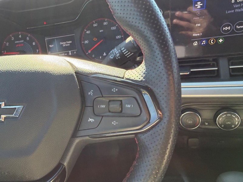 Chevrolet Trax Vehicle Full-screen Gallery Image 11