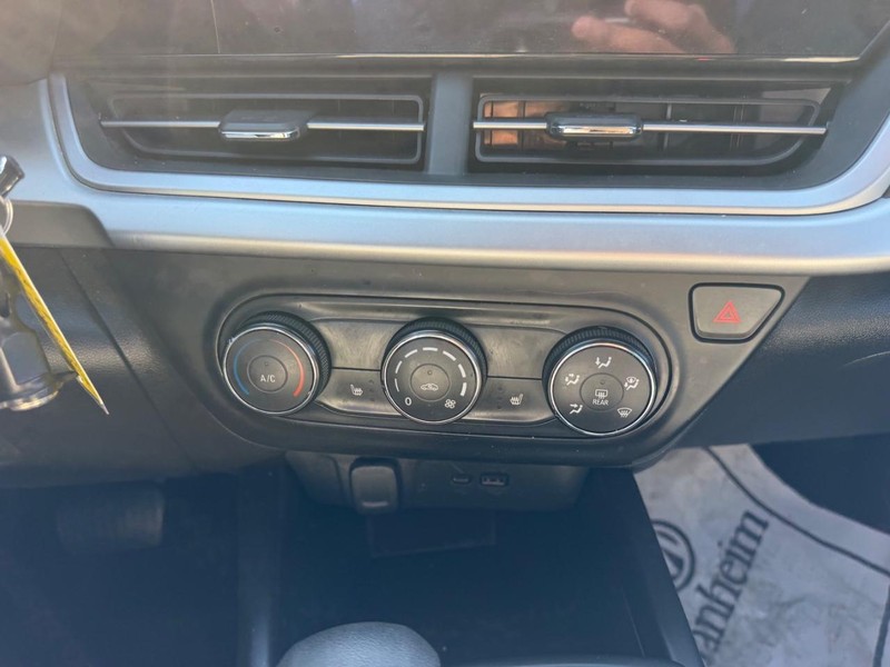 Chevrolet Trax Vehicle Full-screen Gallery Image 13