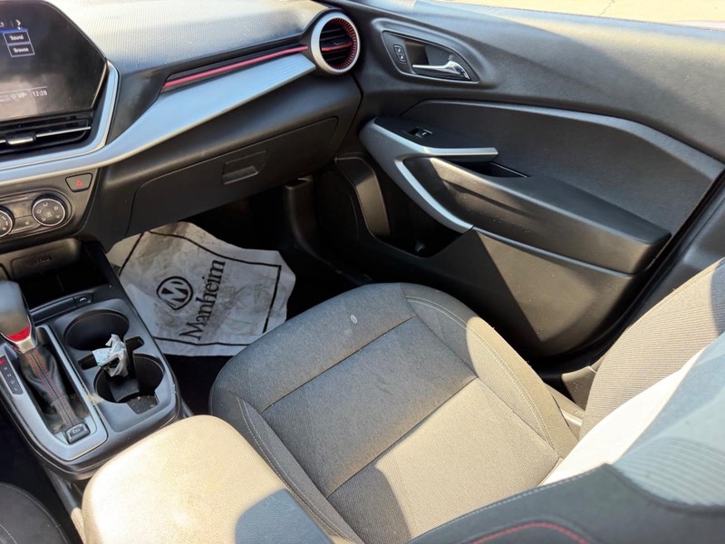 Chevrolet Trax Vehicle Full-screen Gallery Image 15