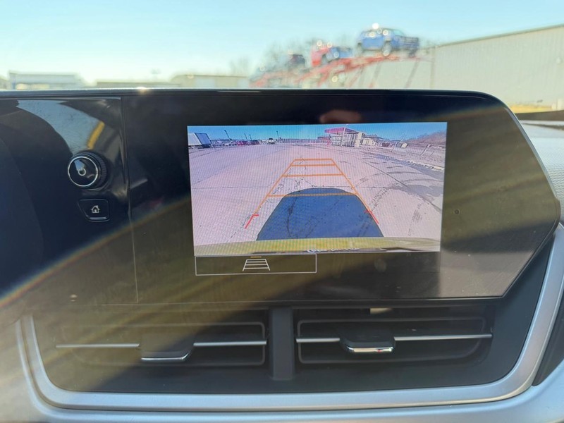 Chevrolet Trax Vehicle Full-screen Gallery Image 19