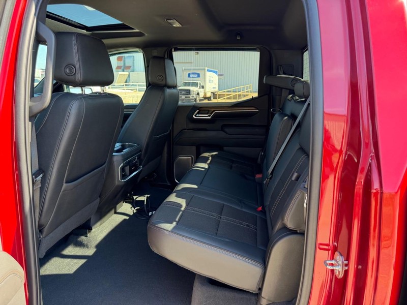 Chevrolet Silverado 1500 Vehicle Full-screen Gallery Image 7