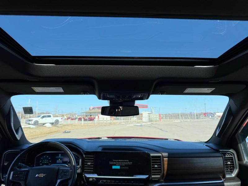 Chevrolet Silverado 1500 Vehicle Full-screen Gallery Image 8