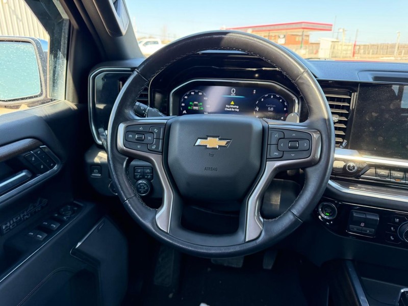 Chevrolet Silverado 1500 Vehicle Full-screen Gallery Image 10