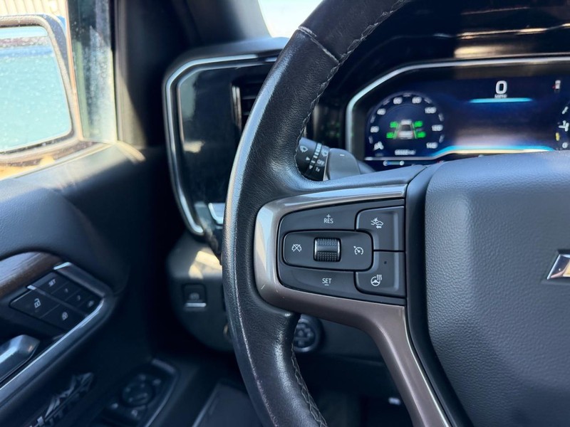 Chevrolet Silverado 1500 Vehicle Full-screen Gallery Image 11